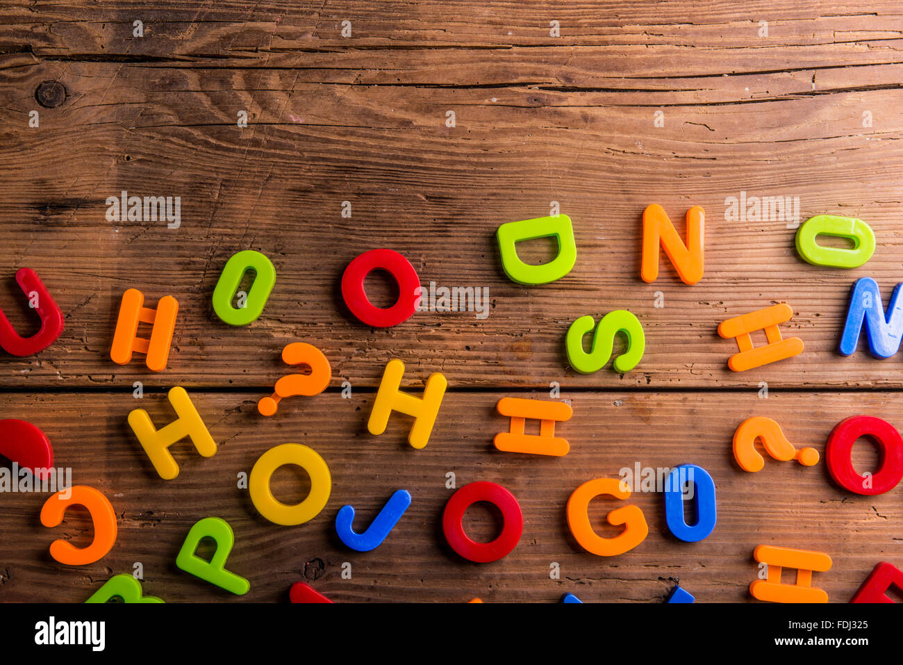 Bunte Kunststoff-Buchstaben Stockfoto