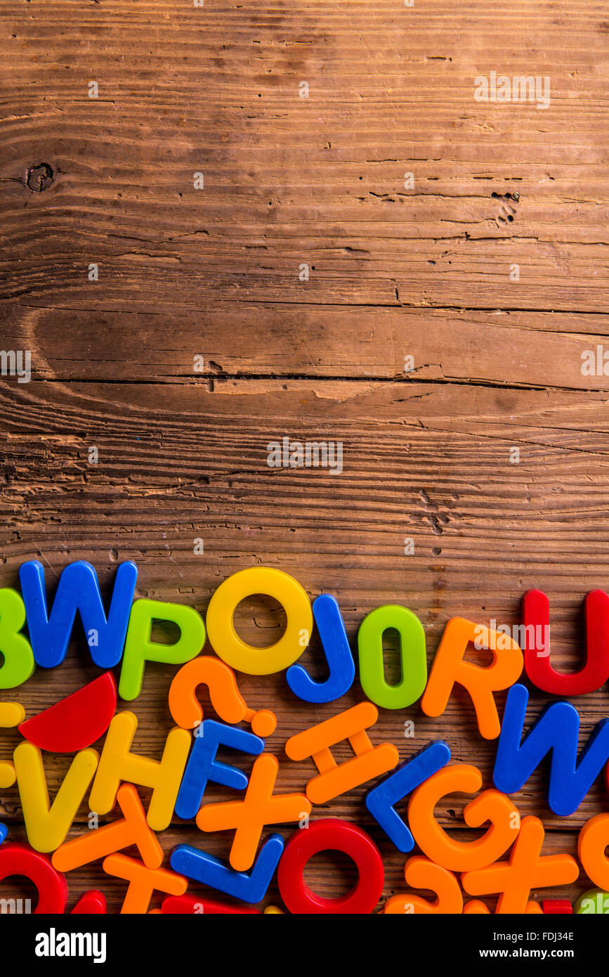 Bunte Kunststoff-Buchstaben Stockfoto