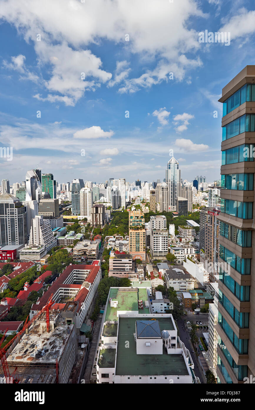 Ansicht von Hochhäusern im Bezirk Pathum Wan. Bangkok, Thailand. Stockfoto