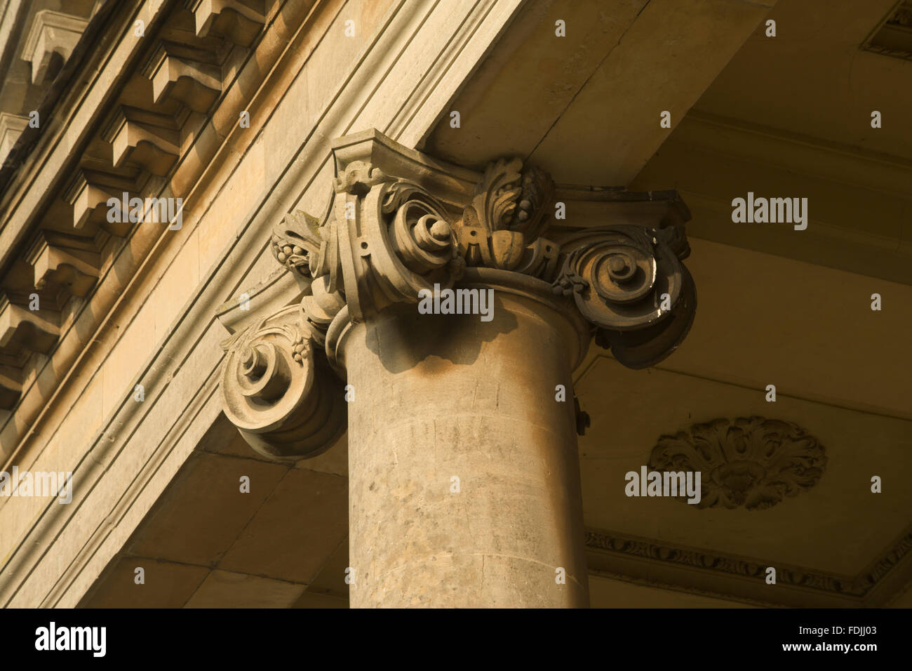 Detail einer der Hauptstädte auf dem Portikus an der Südseite am Croome Gericht, Croome Park, Worcestershire zu schließen. Stockfoto