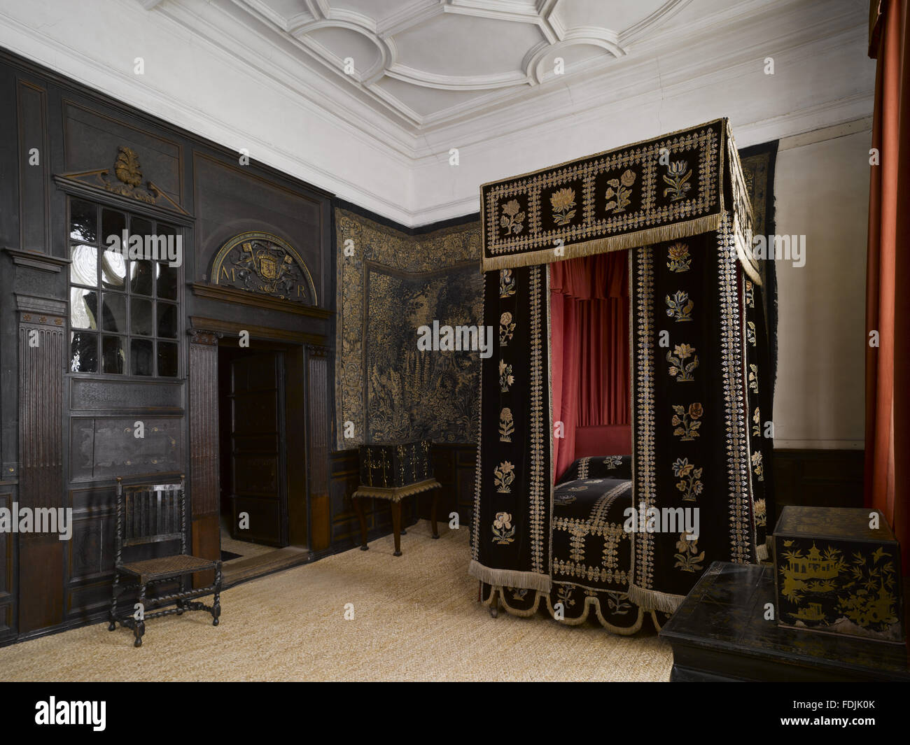 Maria, Königin der Schotten Zimmer in Hardwick Hall, Derbyshire. Trotz des Namens scheint festzustehen, dass Mary, Queen of Scots nie drin war. Im Jahre 1601 Inventar war dieses Zimmer als die kleine Kammer innerhalb der besten Schlafgemach bekannt. Das Bett wird mit Nin gehängt. Stockfoto