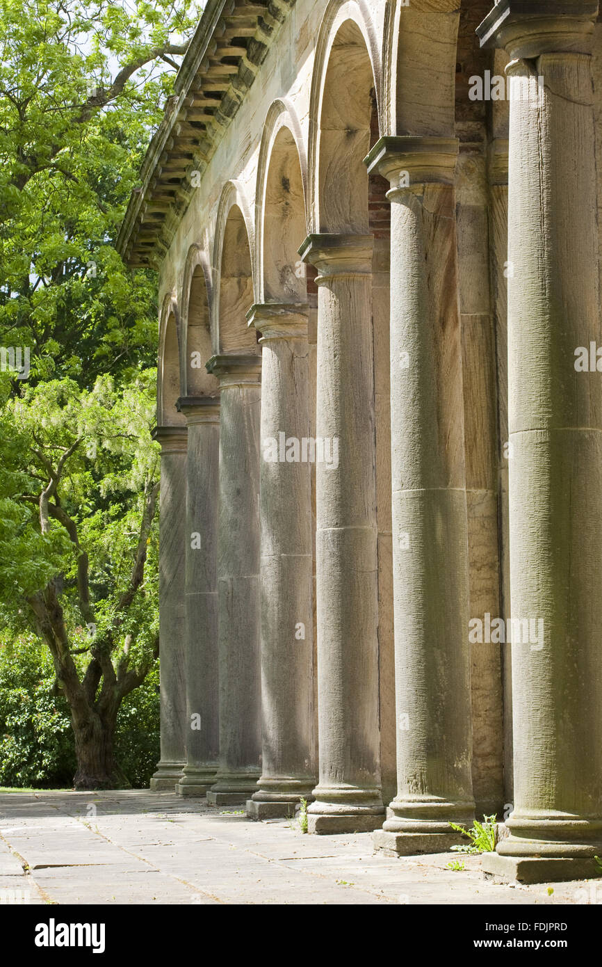 Die toskanischen Säulen Arkaden auf der Orangerie des Gibside, Newcastle Upon Tyne. Die Orangerie wurde 1772 nach einem Entwurf zugeschrieben James Paine begonnen. Stockfoto