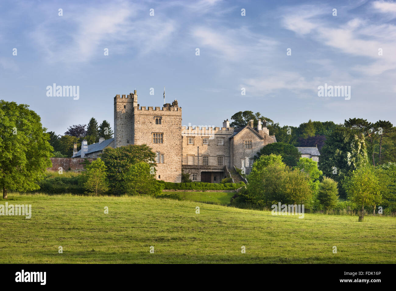 Im Osten vorne, gesehen aus dem Laufwerk Sizergh Burg, in der Nähe von Kendal, Cumbria. Stockfoto