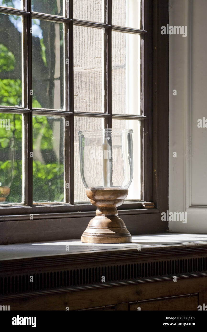 Eine Lampe im Fenster der Kapelle, begonnen im Jahre 1760 auf das Design von James Paine, bei Gibside, Newcastle Upon Tyne. Stockfoto
