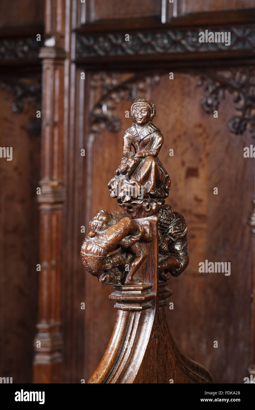 Holzschnitzerei im sechzehnten Jahrhundert Stände in der Kapelle, The Vyne, Hampshire. Stockfoto