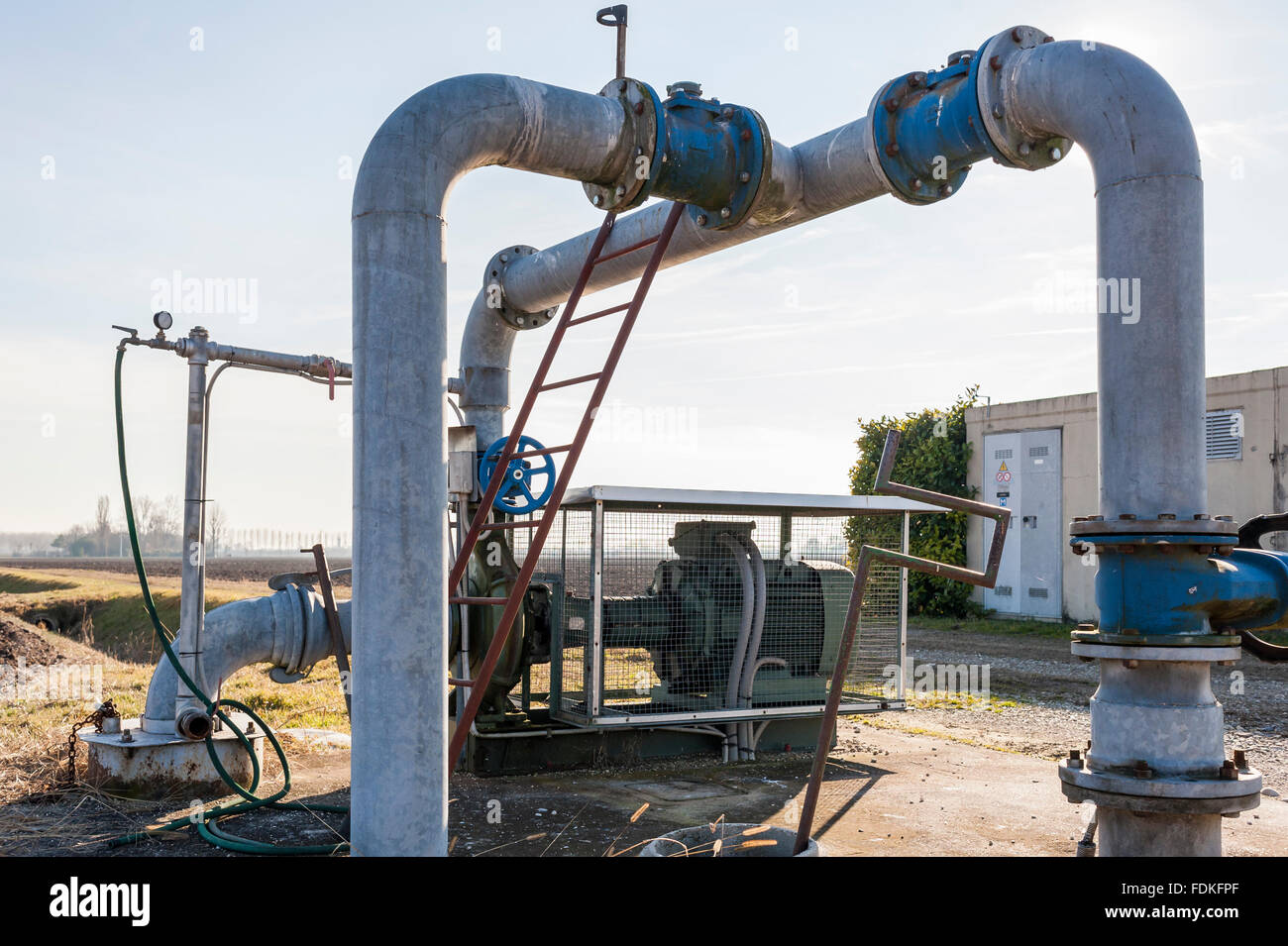 System für das Pumpen von Wasser zur Bewässerung für die Landwirtschaft Stockfoto