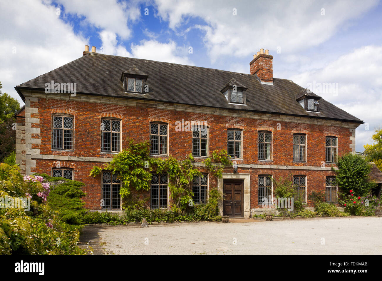 Das Tudor Manor House Norbury, Derbyshire. Die Tudor Manor House ist ein National Trust Ferienhaus umgewandelt werden. Stockfoto