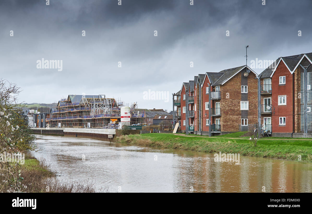 Neubau auf die Auen des Flusses Ouse bei Lewes Stockfoto