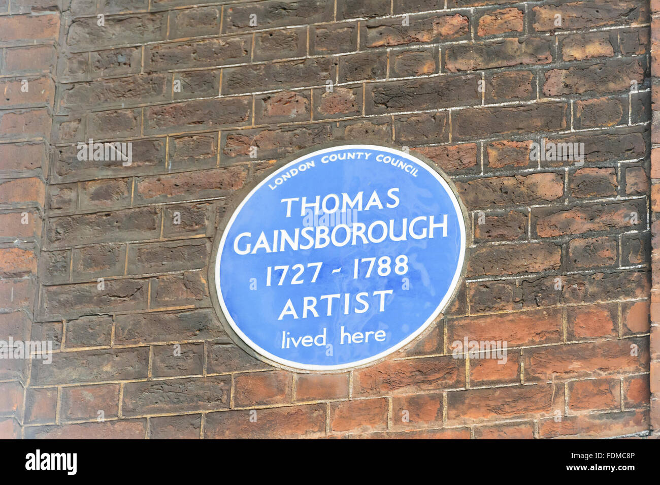 Eine blaue Gedenktafel des Künstlers Thomas Gainsborough an einer Wand in London, Vereinigtes Königreich. Stockfoto