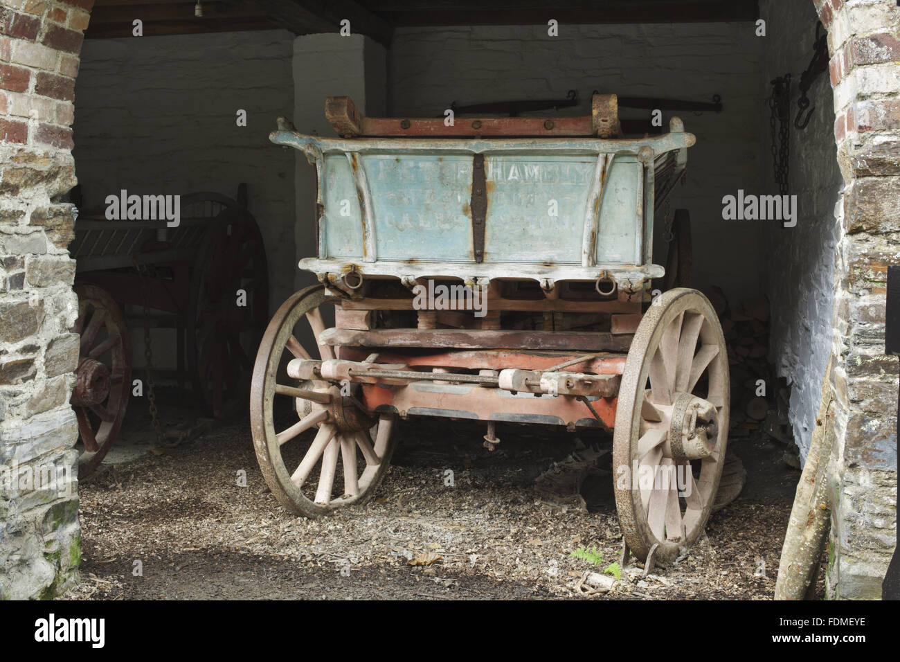 Der "Hambly" Wagen bei Cotehele, Cornwall. Es ist ein Brust-Kombi und stammte aus der Familie Hambly. National Trust Inventarnummer: 444591. Stockfoto