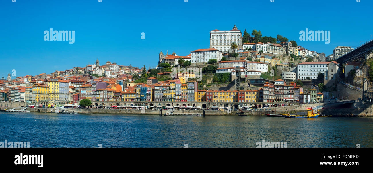 Ribeira-Viertel und der ehemalige Bischofspalast, Porto, Portugal Stockfoto