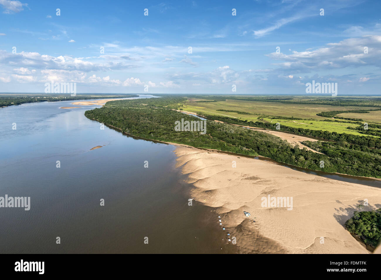 Luftaufnahme des Waldes White River und Amazon Stockfoto