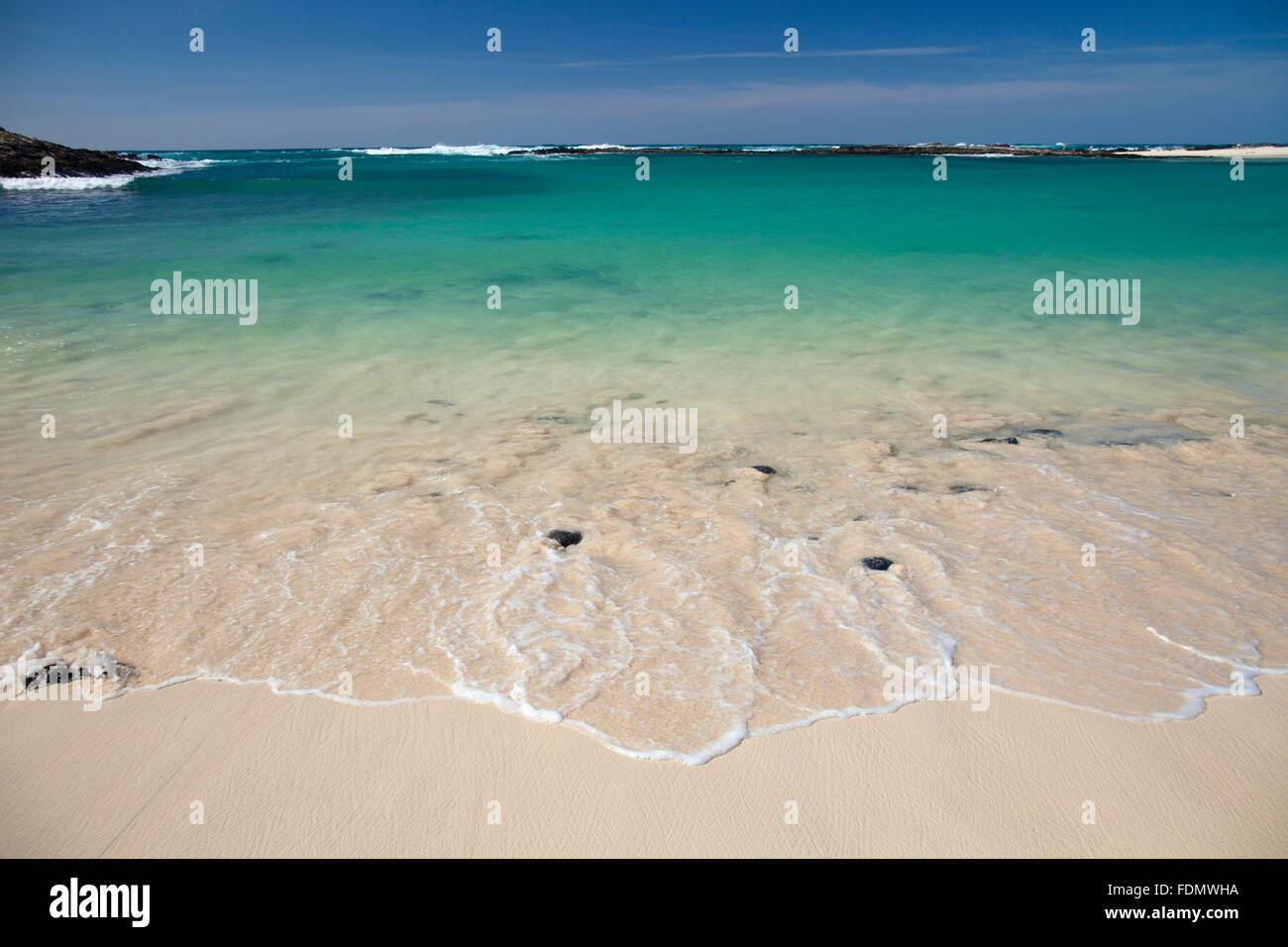 Fuerteventura, Kanarische Inseln, geschützten weißen Sandstrand Playa La Concha in El Cotillo village Stockfoto