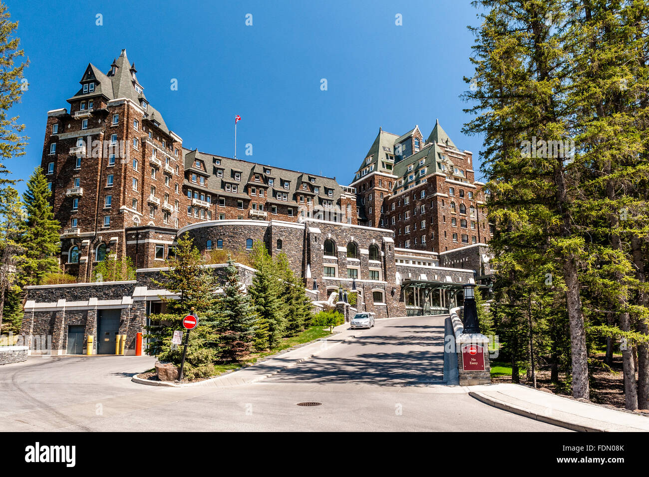 Vorderansicht des Fairmont Banff Springs Hotel, Banff, Alberta Stockfoto