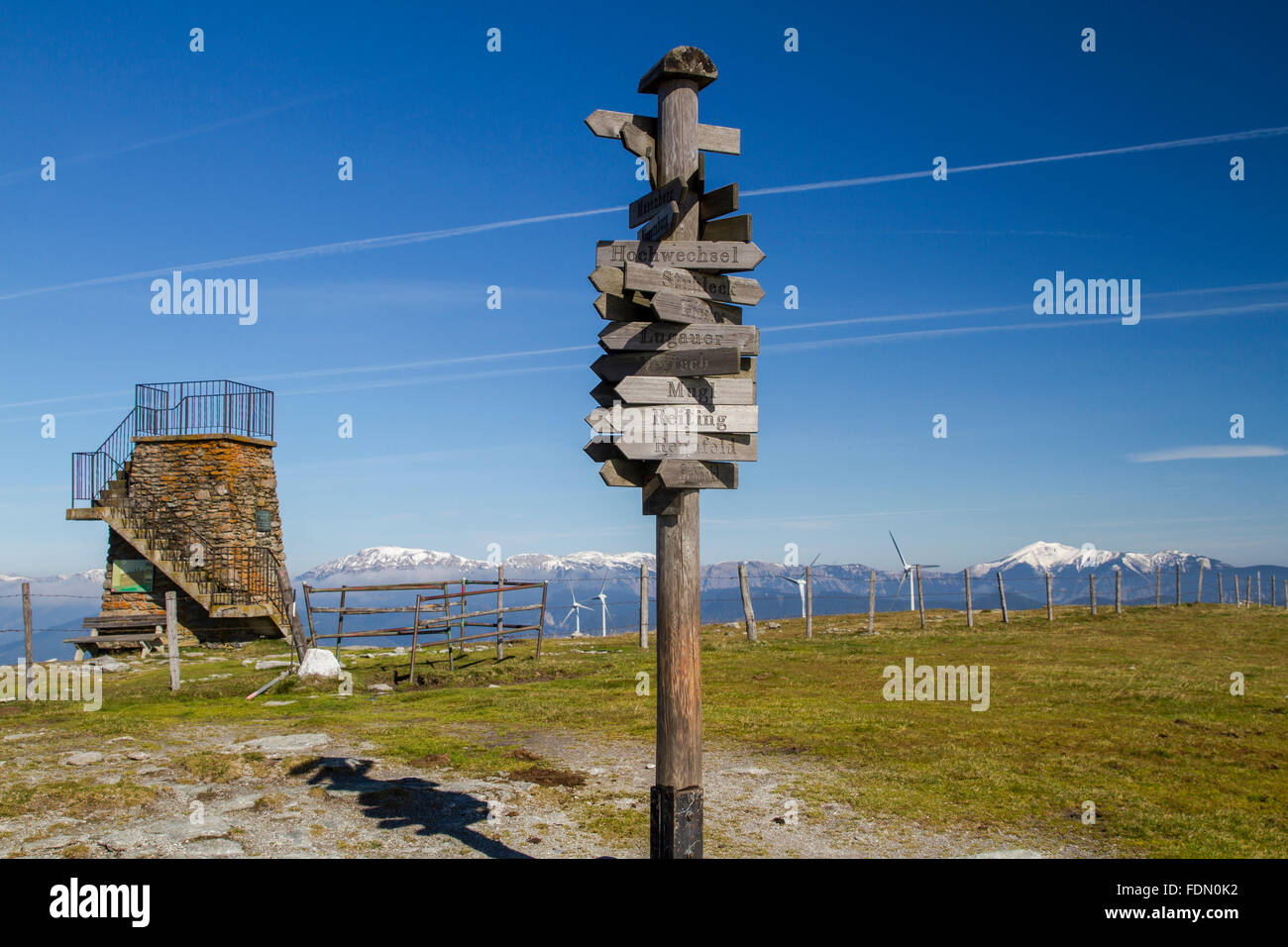 Zeichen vor Petrus - Bergner warte, Aussichtspunkt, mit Blick auf pretulalpe, Fischbacher Alpen, Steiermark, Österreich Stockfoto