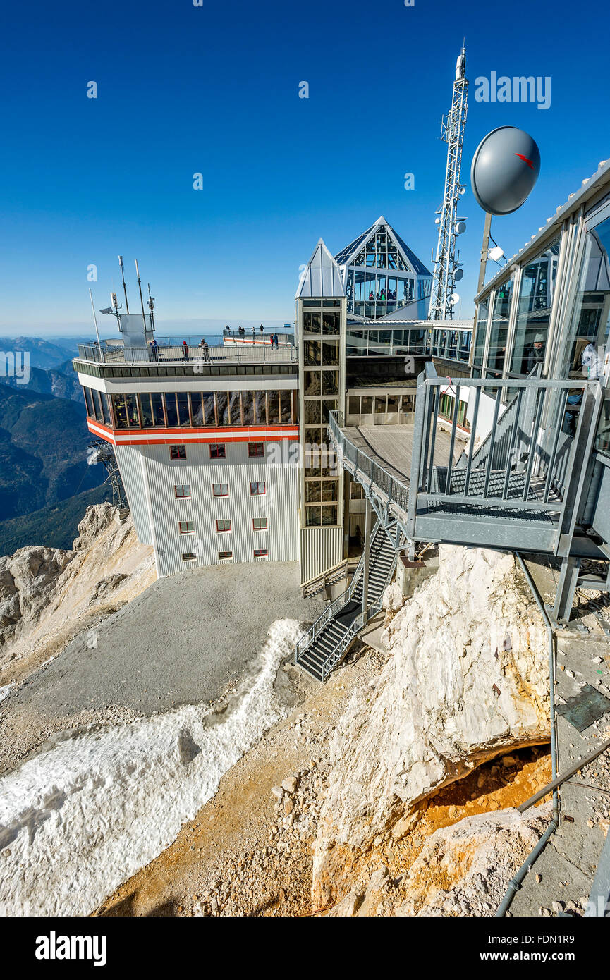 Abenteuer Museum, Panorama-Restaurant und Aussichtsplattform, Schneekristall, Bergstation Tiroler Zugspitzbahn Stockfoto