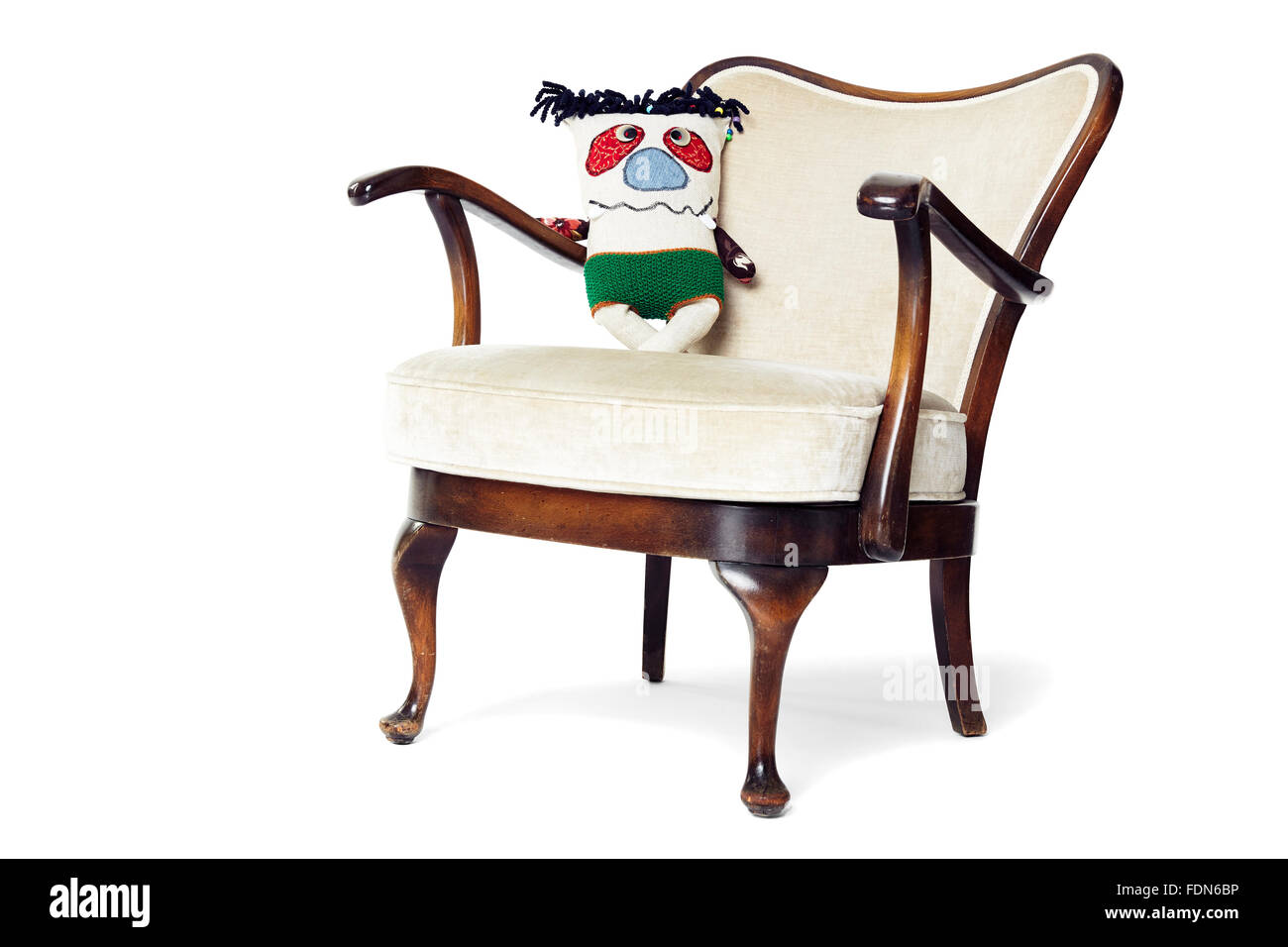 Studioaufnahme von Retro-Sessel isoliert auf weißem Hintergrund. Stockfoto