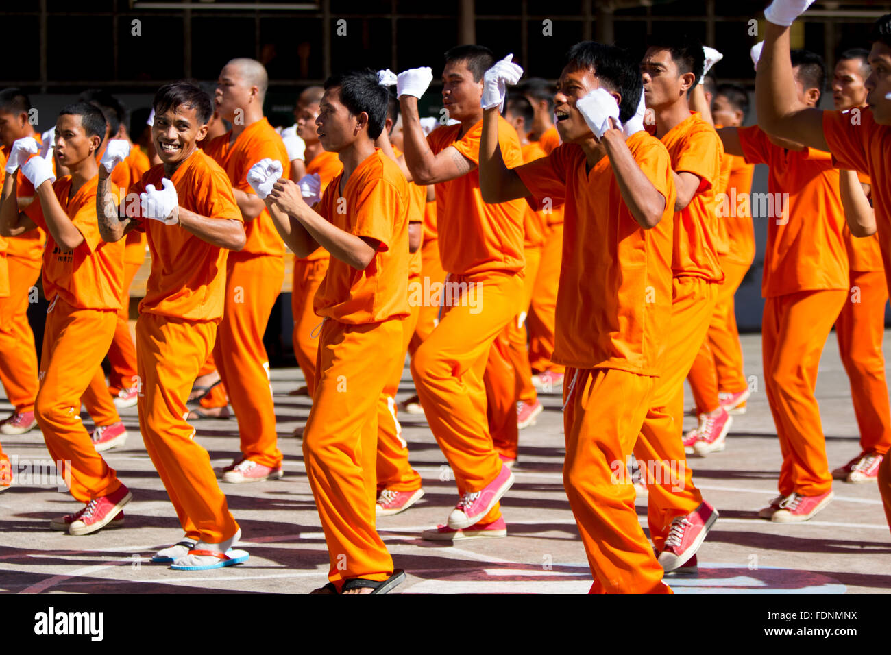 Tanzen Insassen des Cebu Provincial Detention and Rehabilitation Center, Cebu City, Philippinen Stockfoto