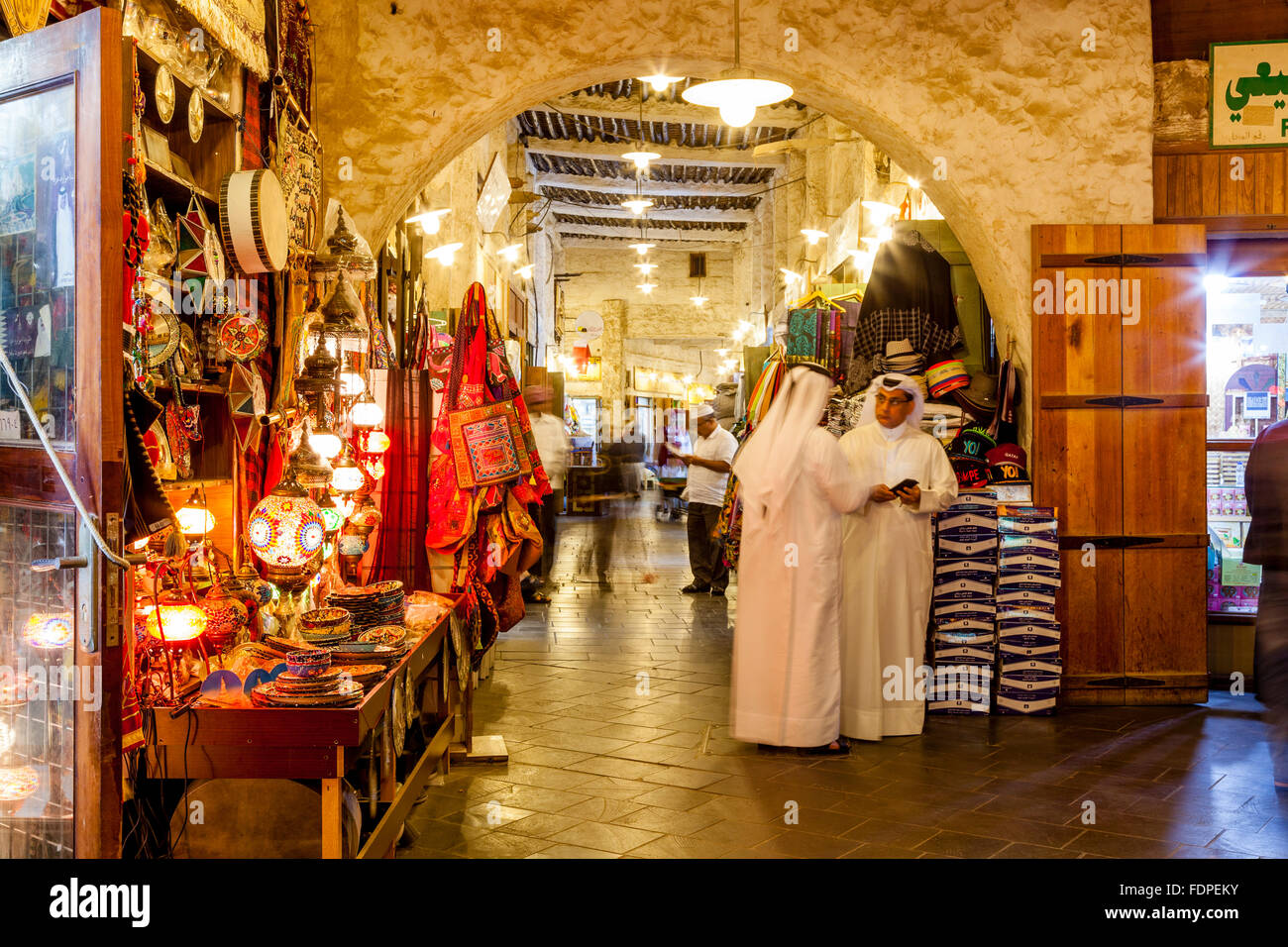 Bunte Läden In den Souk Waqif, Doha, Katar Stockfoto