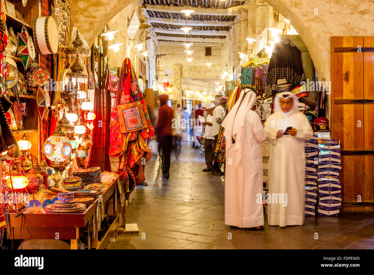 Bunte Läden In den Souk Waqif, Doha, Katar Stockfoto