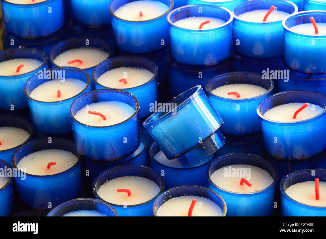 Blaue Kerzen Stockfoto