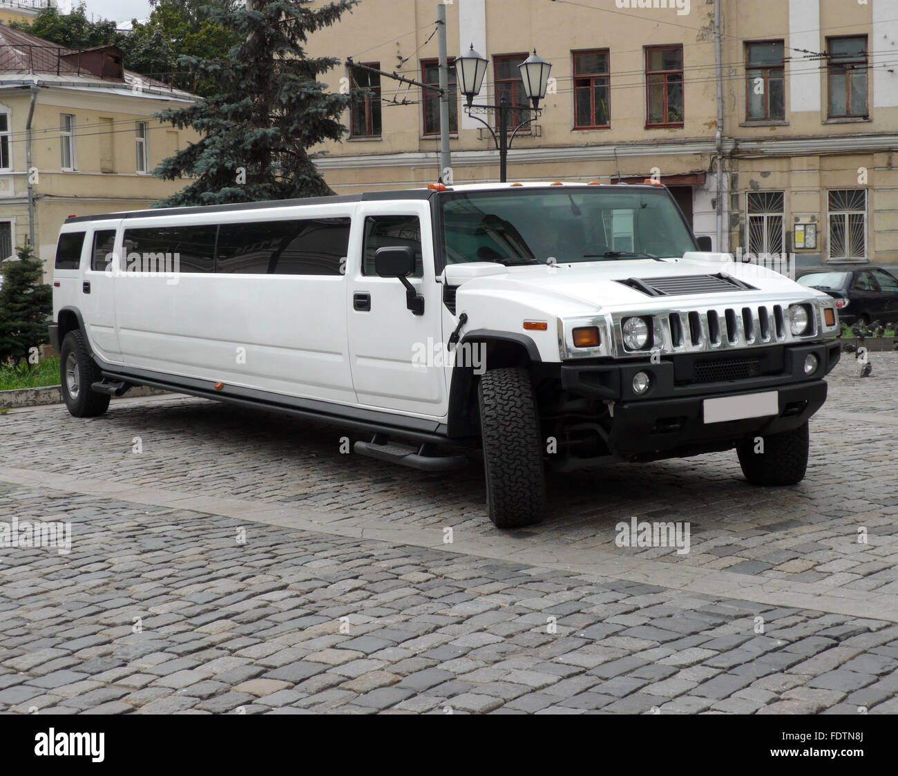 weiße Hochzeit Limousine an trockenen, sonnigen Tag Stockfoto