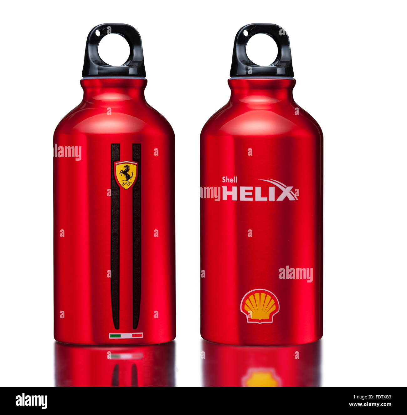 isolierte Fläschchen mit Ferrari und Shell-Logos Stockfoto