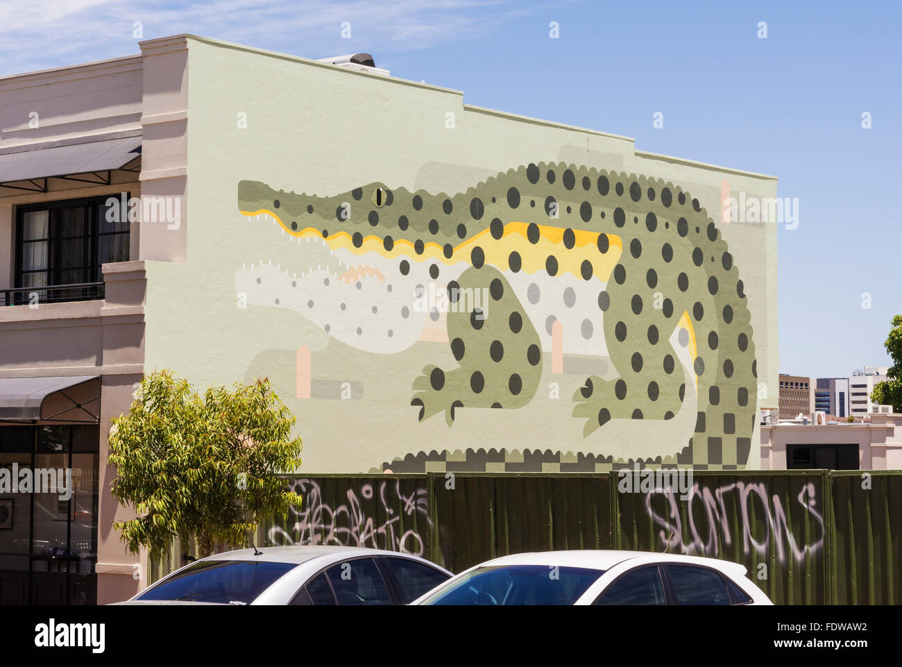 Großen Wandbild von einem Krokodil an der Seitenwand eines Gebäudes in Northbridge, Perth, Western Australia Stockfoto