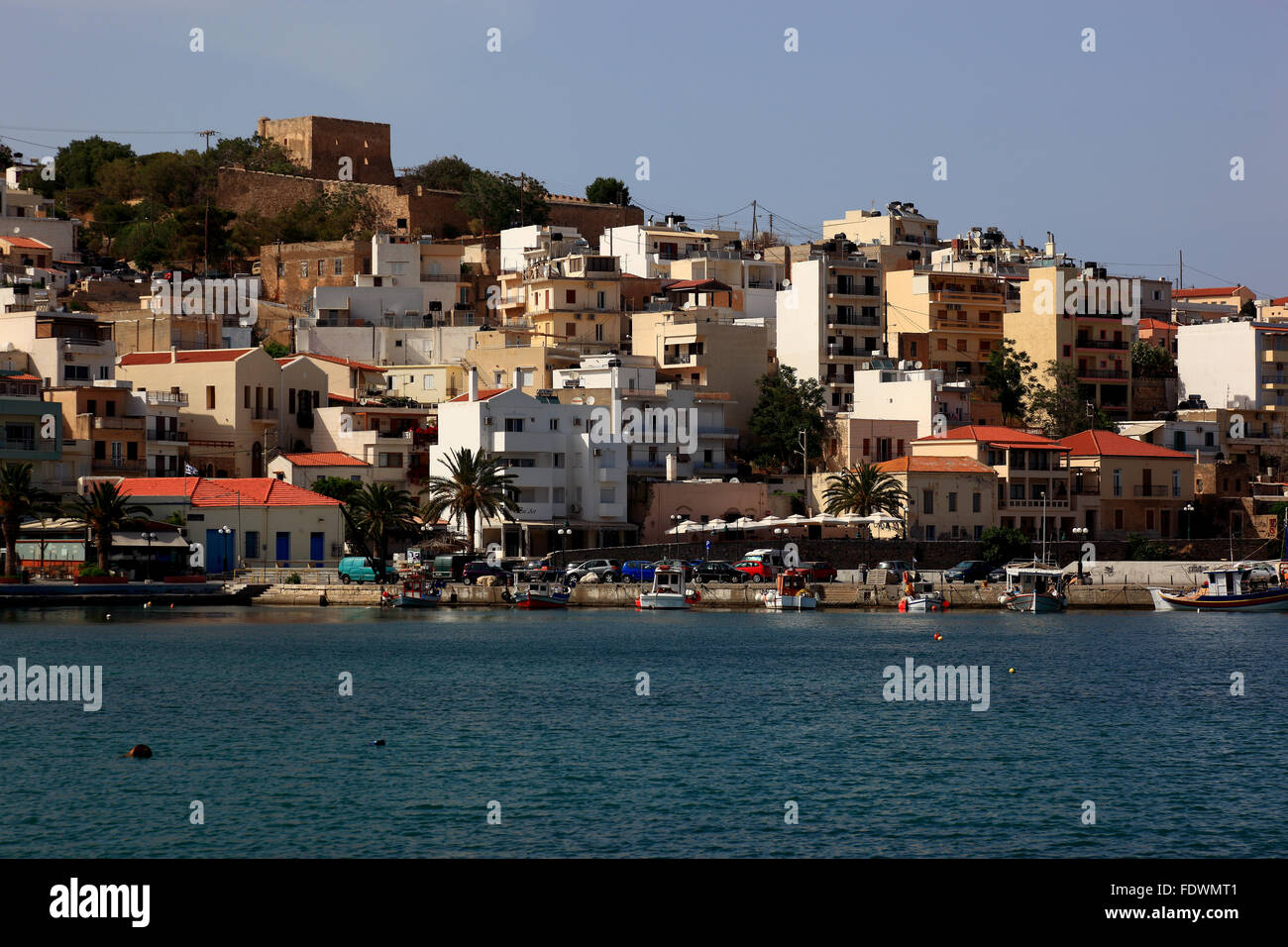 Sitia, kleiner Hafen im östlichen Teil der griechischen Insel Kreta im Kretischen Meer Stockfoto