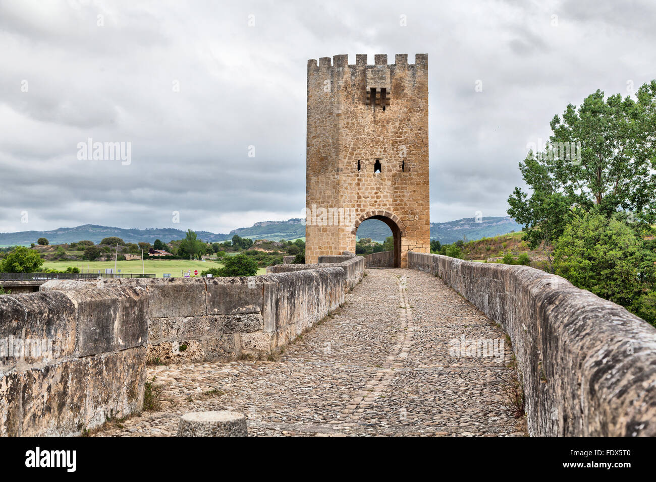 Mittelalterliche Steinbrücke in Frias, Provinz Burgos, Spanien Stockfoto