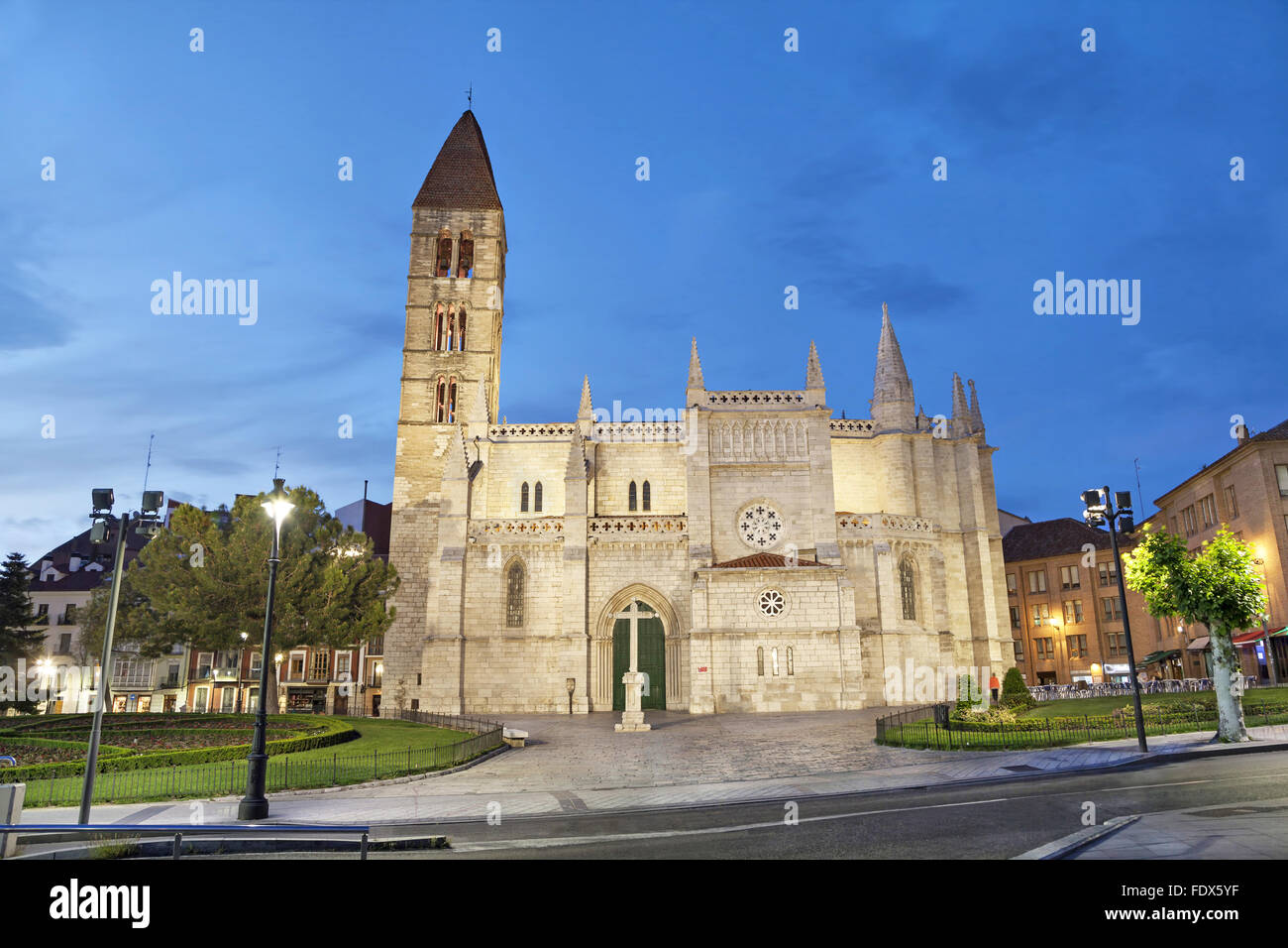Kirche von Santa Maria La Antigua in den Abend, Valladolid, Spanien Stockfoto
