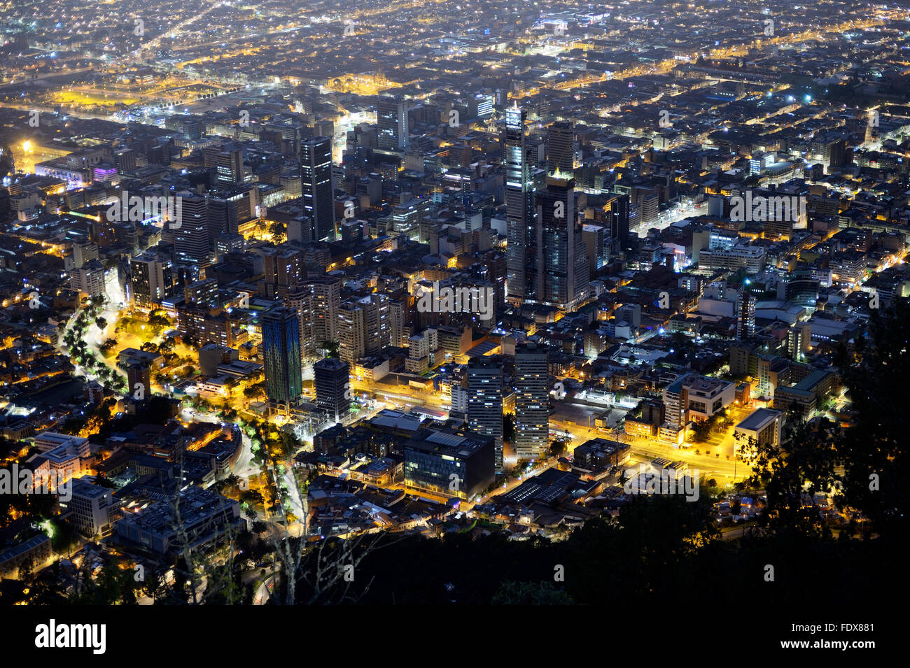 Stadtzentrum, Central Business District, in der Nacht, Blick vom Cerro Monserrate, Bogotá, Kolumbien Stockfoto