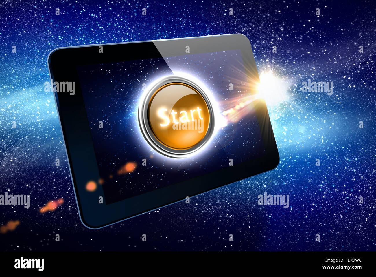 Große Tablette mit einer schönen Starttaste auf den Sternenhimmel. Stockfoto