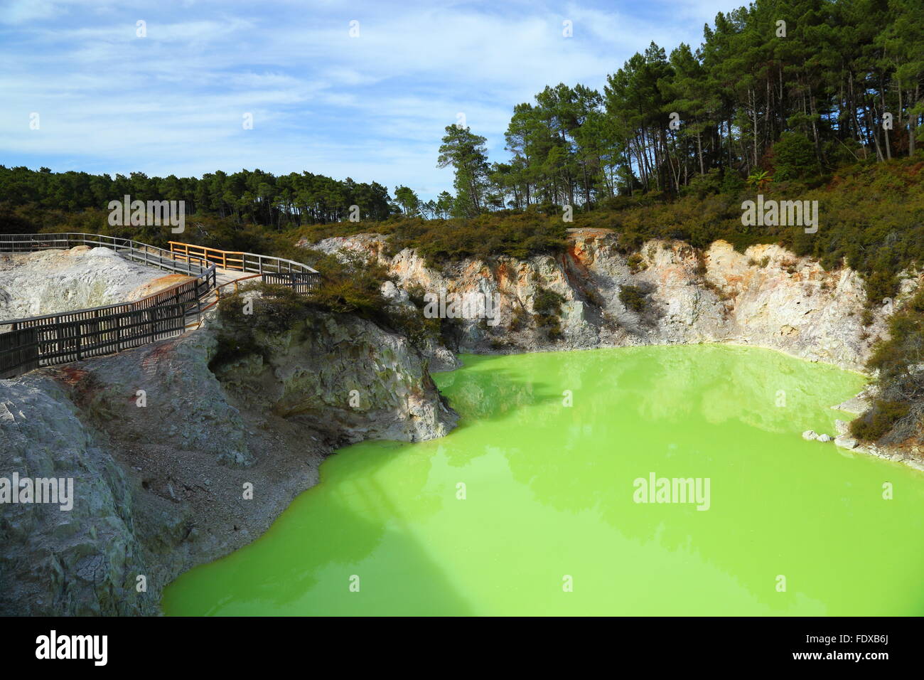 Die atemberaubende und erstaunliche geothermischen Landschaft von Wai-O-Tapu Thermalbereich, Rotorua, Neuseeland. Stockfoto
