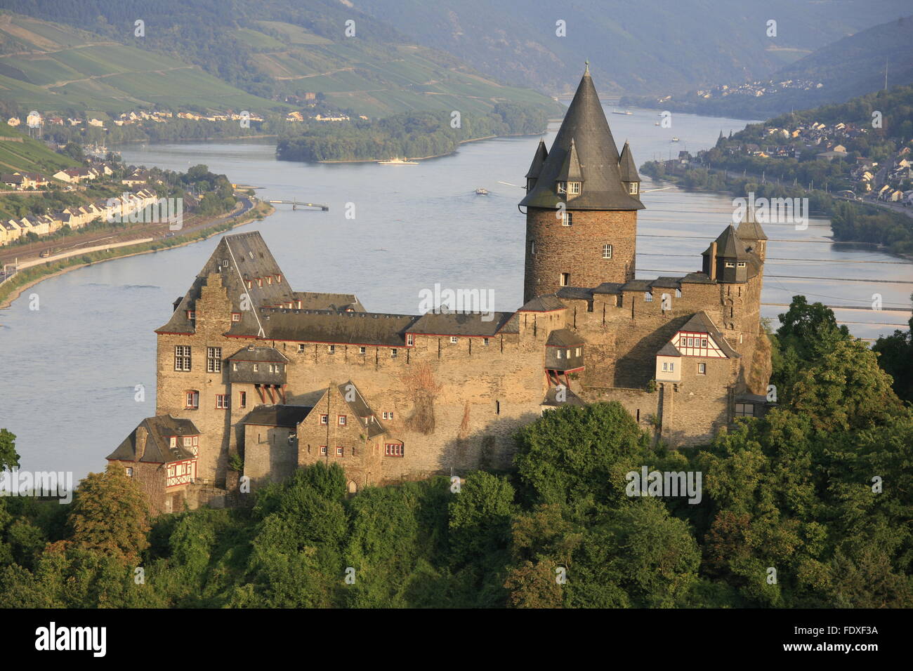 Deutschland, Rheinland-Pfalz, Oberes Mittelrheintal, Bacharach, Burg Stahleck Stockfoto