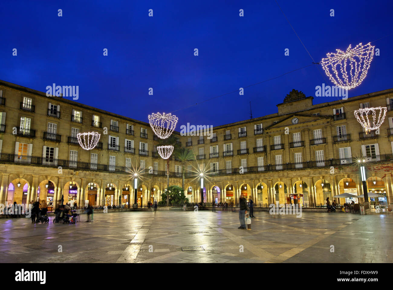Plaza Nueva ("neuer Platz") in Casco Viejo, der Altstadt von Bilbao, Baskenland (Pais Vasco), Spanien. Stockfoto