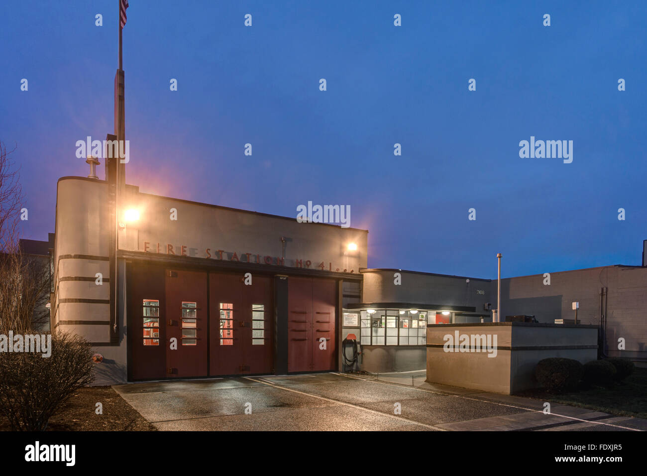 Feuerwache in Seattle, Washington USA. In der Dämmerung fotografiert. Stockfoto