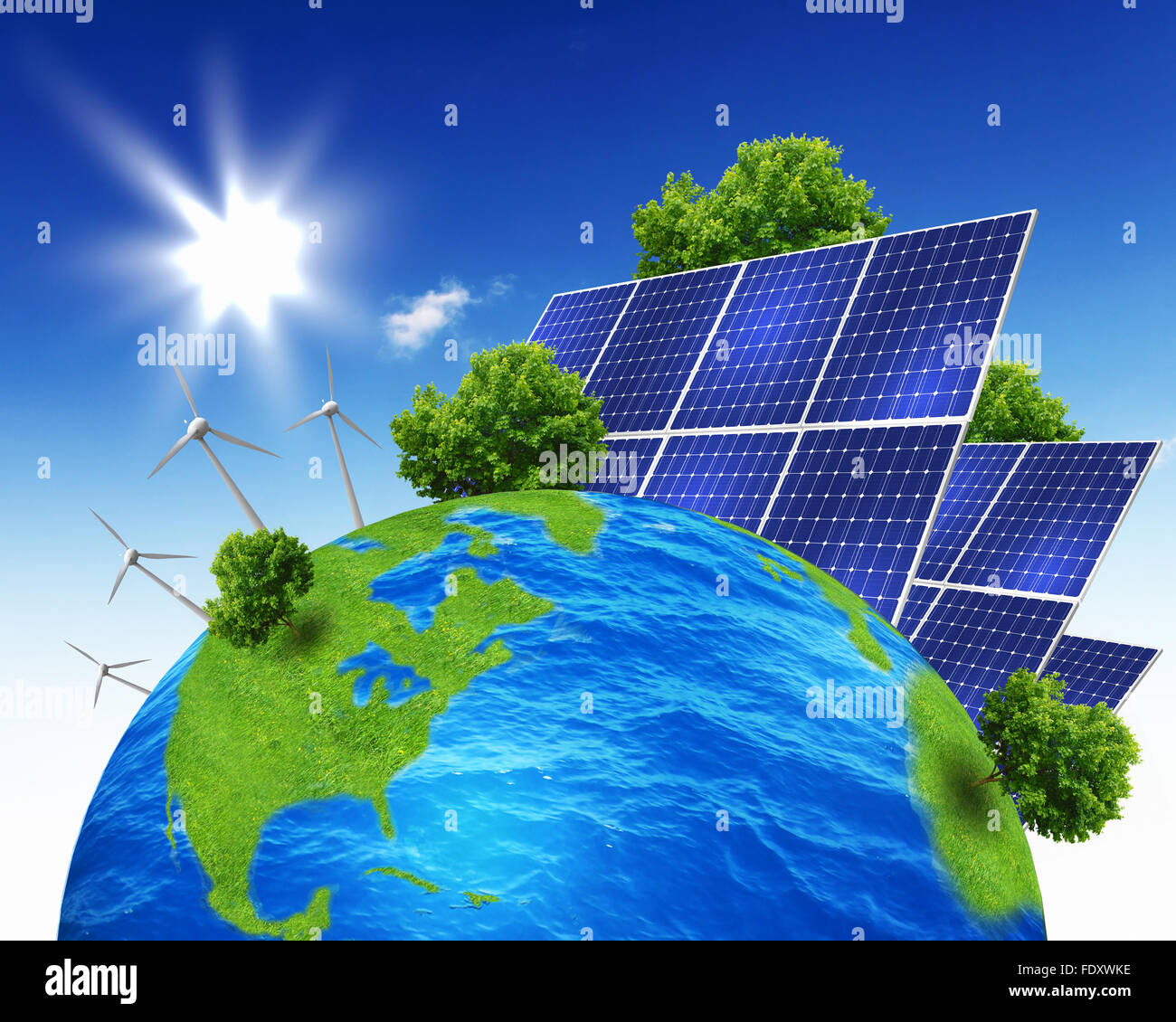 Grüner Planetenerde mit Solarenergie Batterien installiert ist Stockfoto