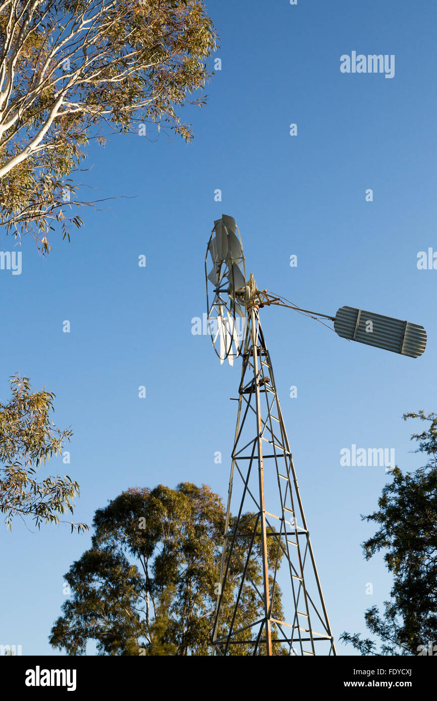 Australien outback Windmühle. Stockfoto