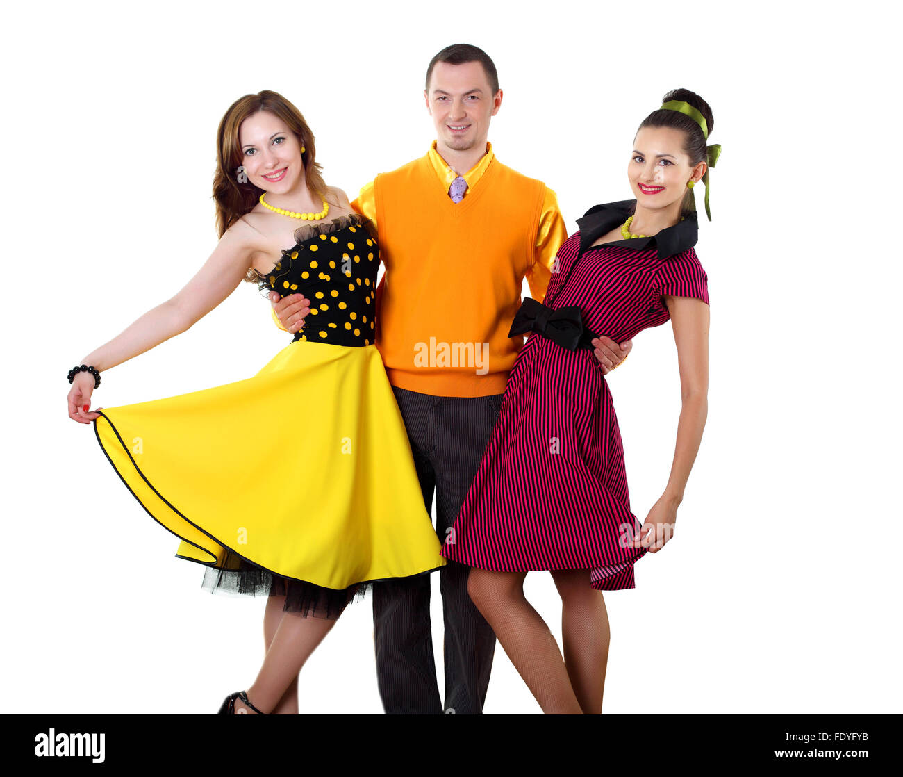 junger Mann mit zwei Frauen im hellen Farbe-Verschleiß-Swing-Stil Stockfoto