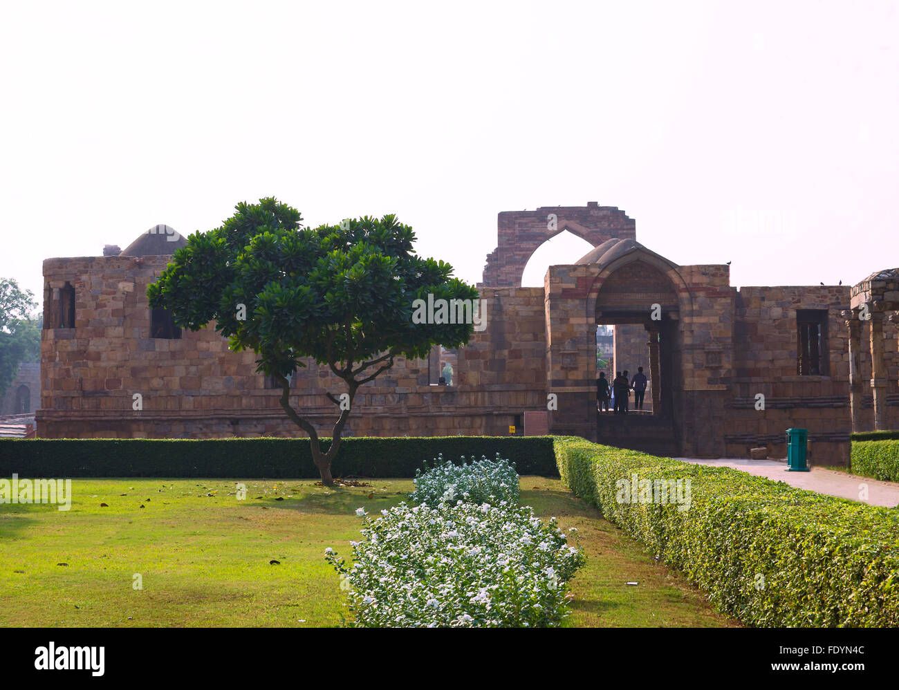 ein Eingang, Hof Hof Kutb minar, Architektur, Anblick, alte Zeiten, Geschichte von Indien, alt-Delhi, Indien, Ruinen, Kutb minar Stockfoto