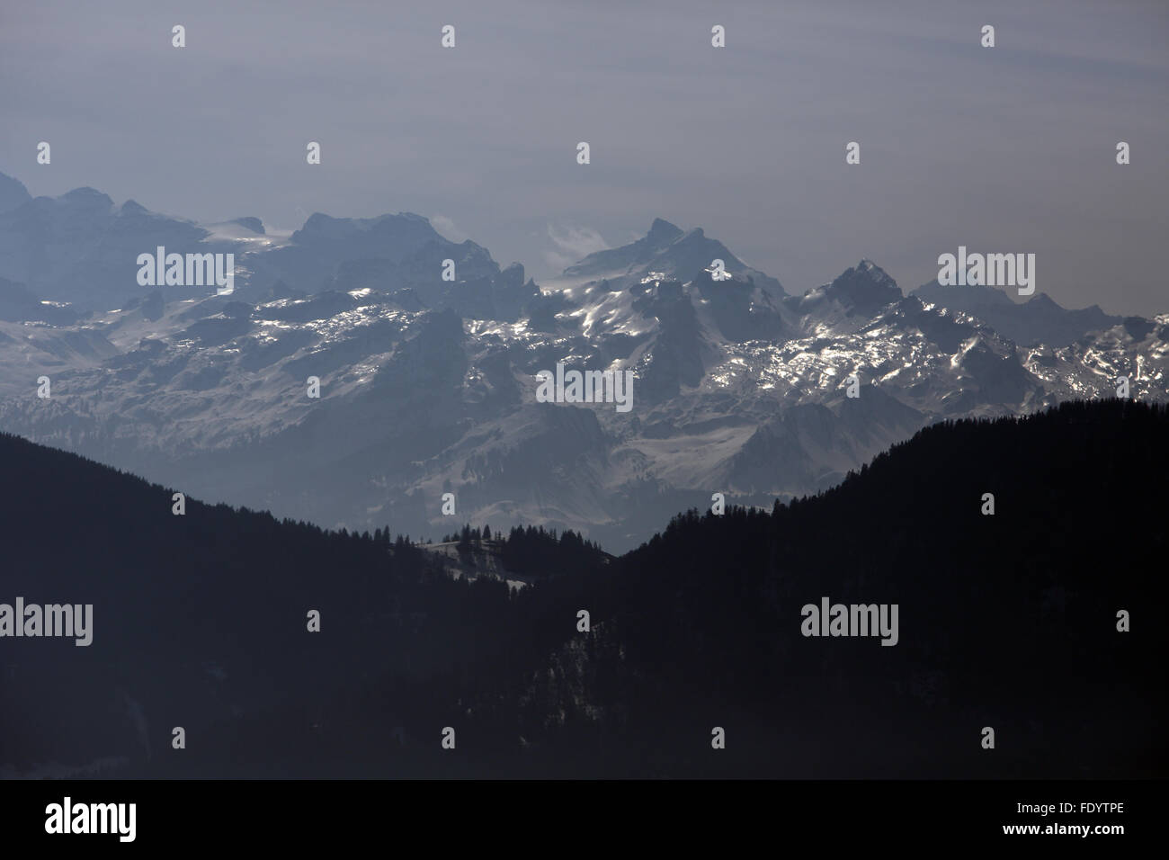 Zug, Schweiz, mit Blick auf den Zugerberg Stockfoto