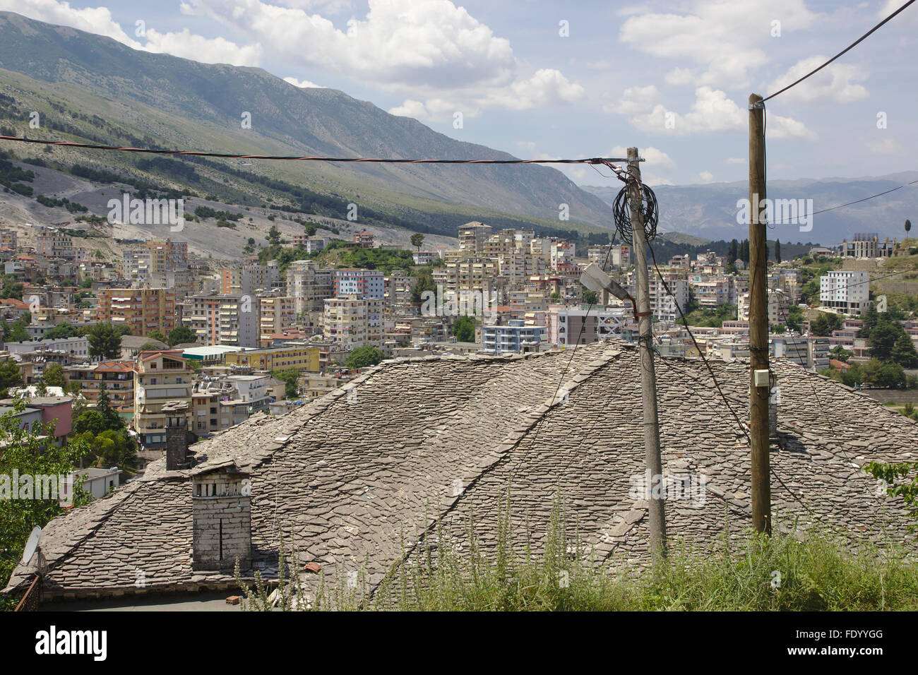 Alte Stadt Gjirokastra, beherbergt osmanischen mit Schieferdächern, Albanien Stockfoto