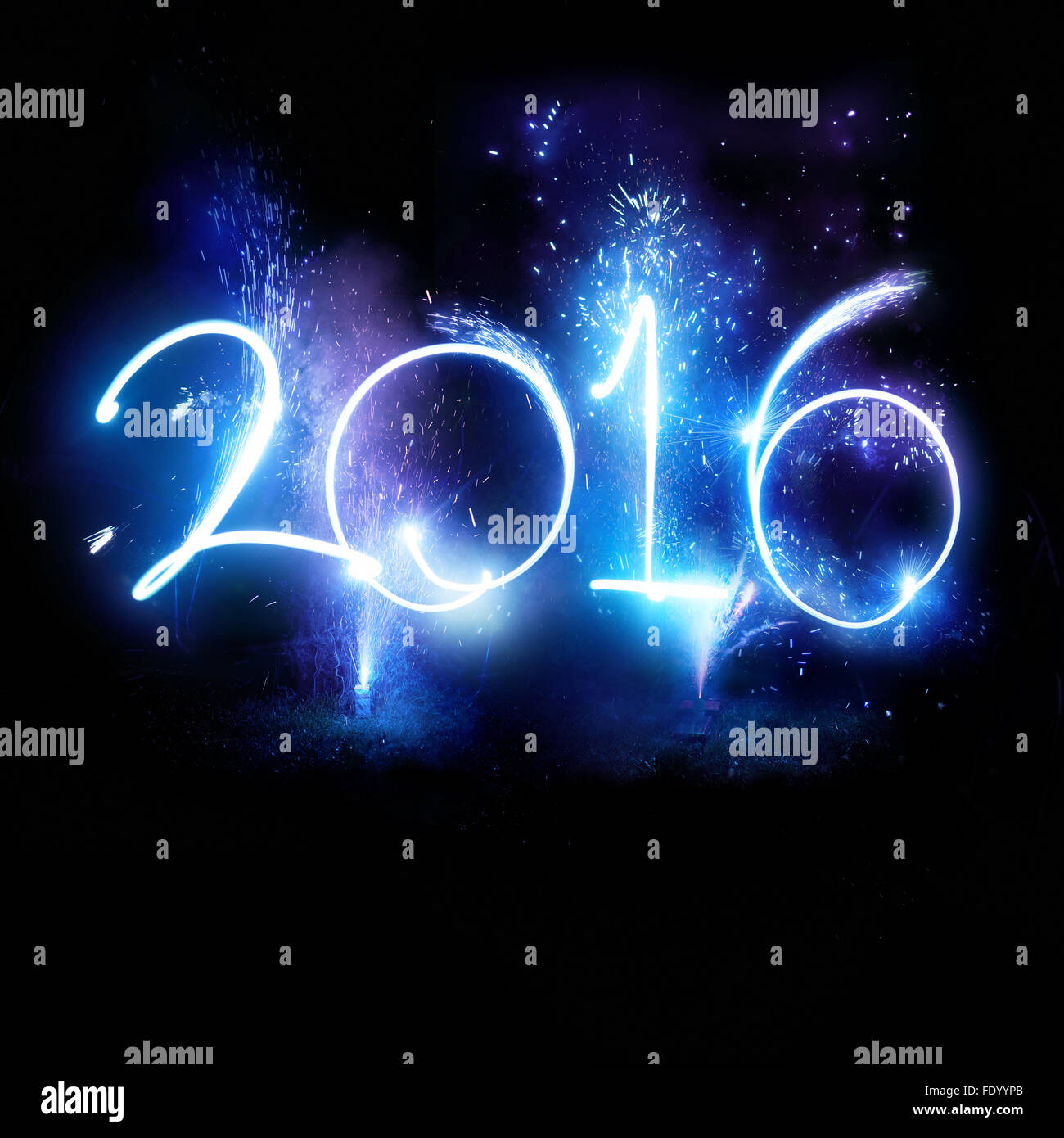 Frohes neues Jahr 2016. Neujahrsfeier mit 2016 Zeichen mit einem Feuerwerk erleuchtet. Stockfoto