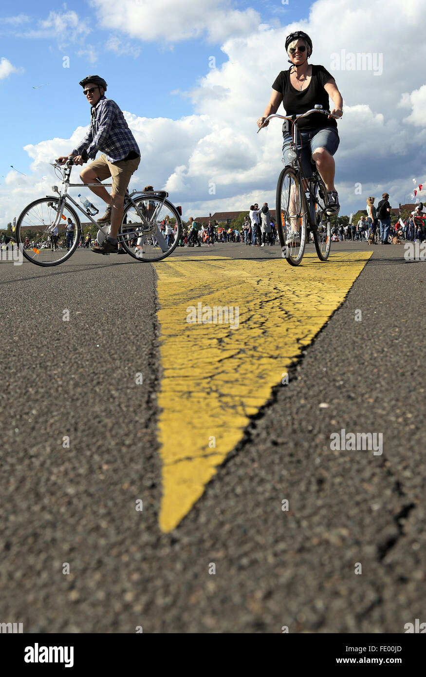 Berlin, Deutschland, Radfahrer auf dem Tempelhof Field Stockfoto