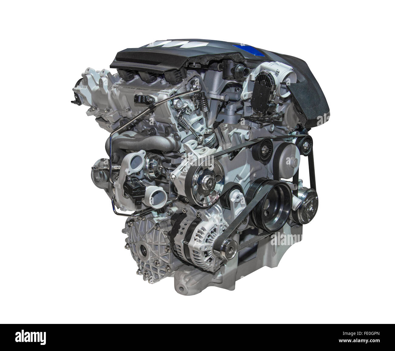 Motor eines modernen Autos isoliert auf weißem Hintergrund. Stockfoto Motor eines modernen Autos isoliert auf weißem Hintergrund. Stockfoto