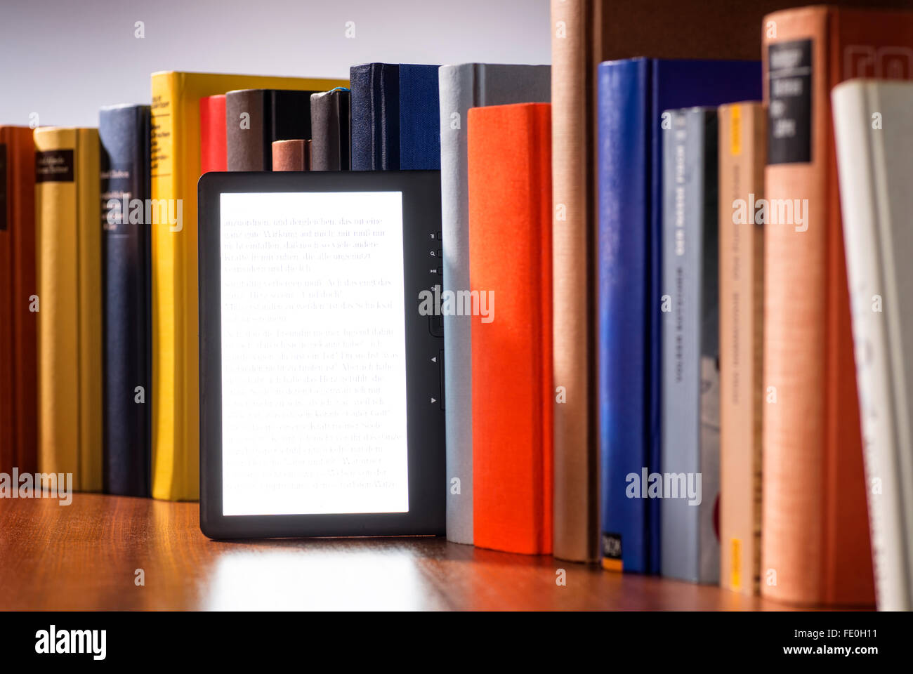 E-Book zwischen klassischer Literatur. Stockfoto
