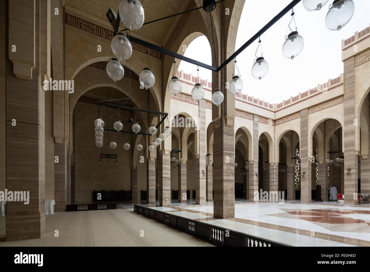 Hof, Al Fateh Moschee, Manama, Bahrain Stockfoto