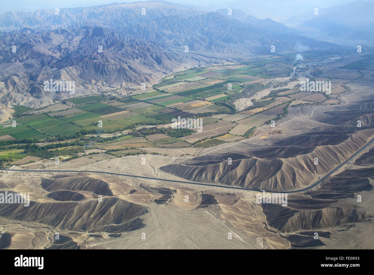 Luftaufnahme der Pampa de Jumana in der Nähe von Nazca in Peru. Stockfoto