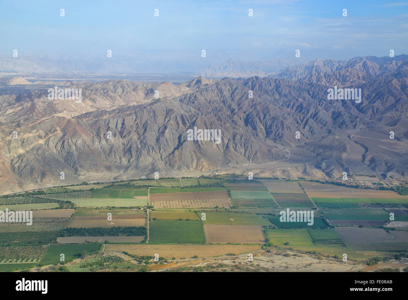 Luftaufnahme der Pampa de Jumana in der Nähe von Nazca in Peru. Stockfoto